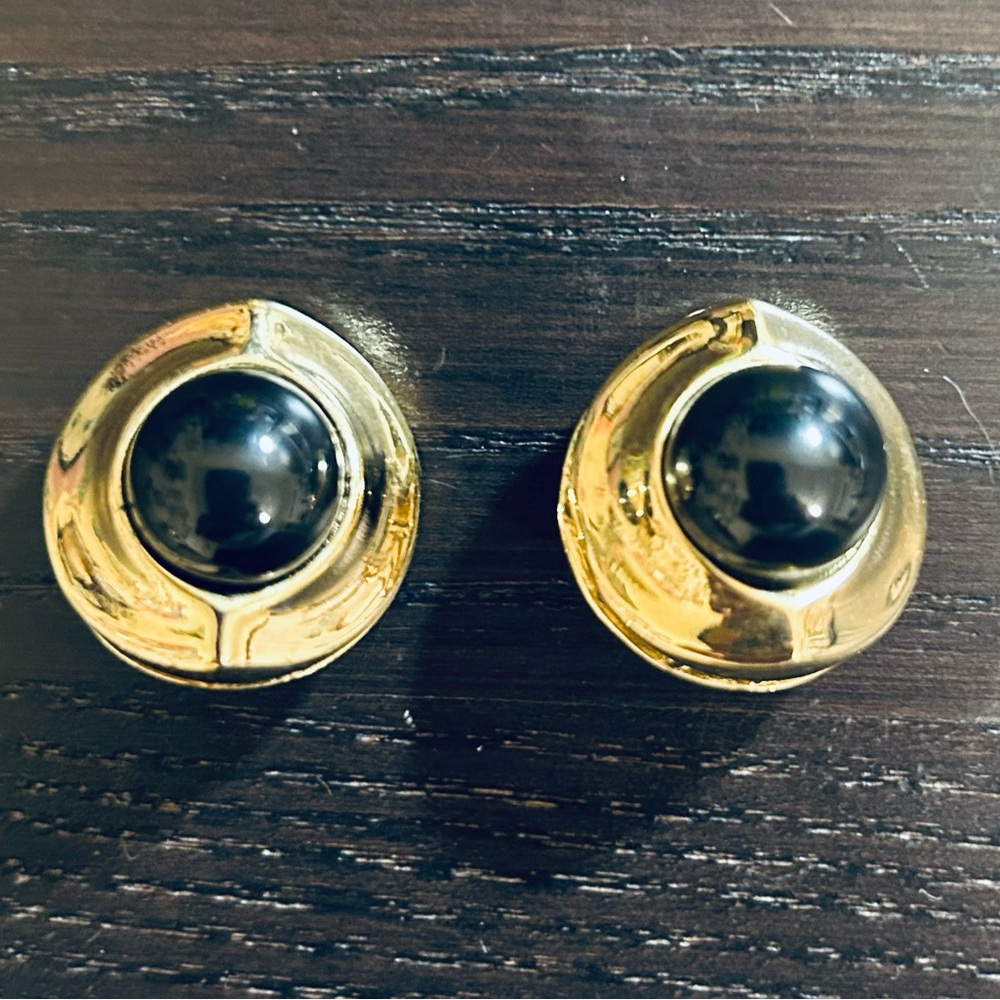 💐Givenchy Vintage Black And Gold Earrings💐